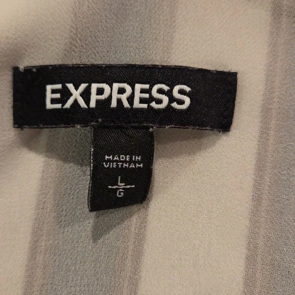 Express Elegant White and Blue Blouse - Picture 2 of 4